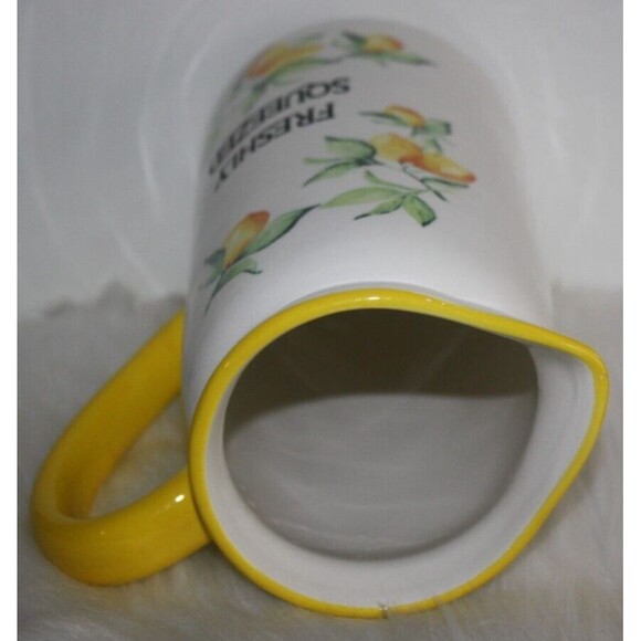 Farmhouse Freshly Squeezed Lemons Ceramic Pitcher Home Kitchen Decor Home EUC - Picture 3 of 4